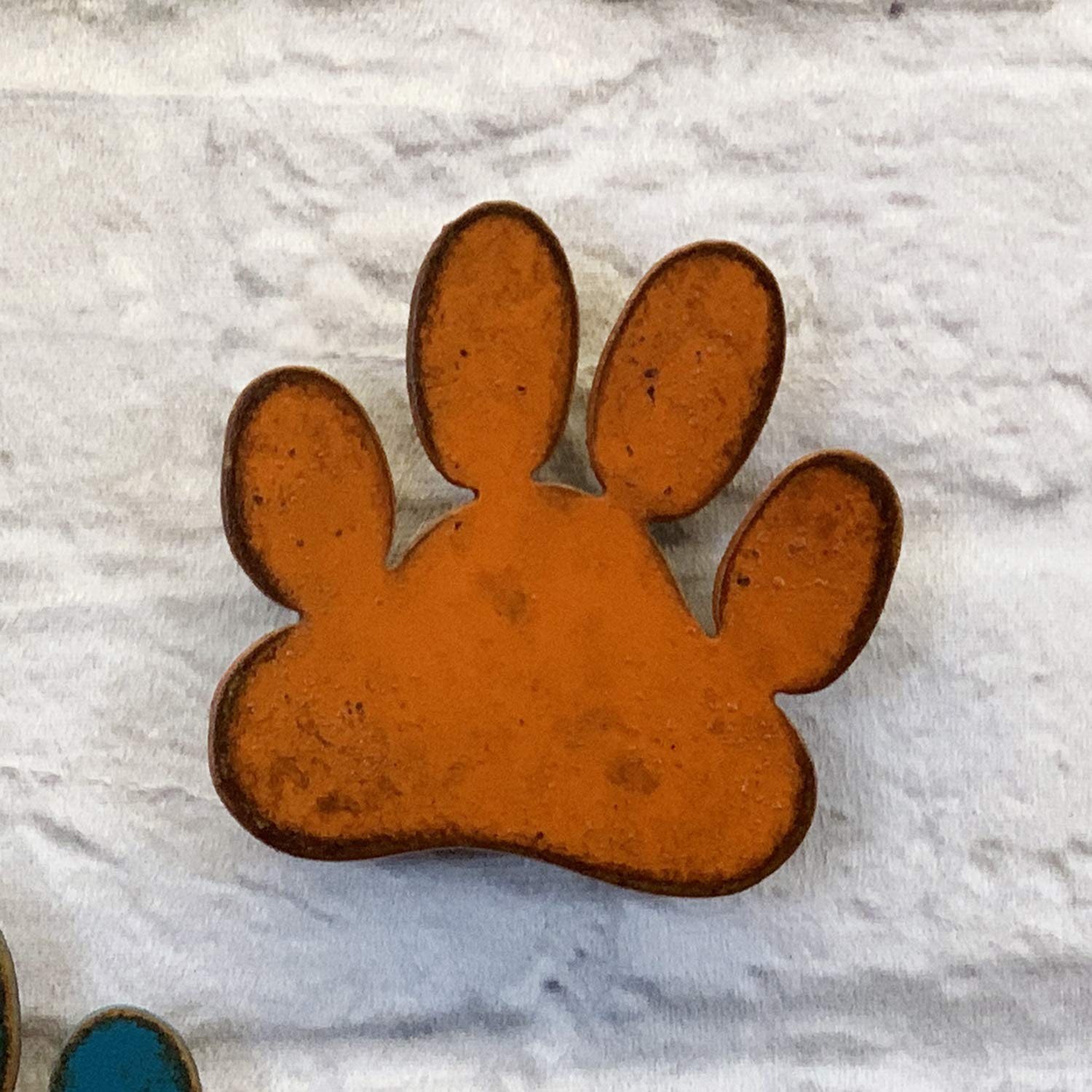 Featured image of post Dog Paw Wall Decor